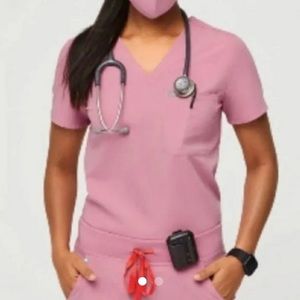 Figs Catarina one pocket scrub top in chalk pink. Size XS. Worn once. Like-new.